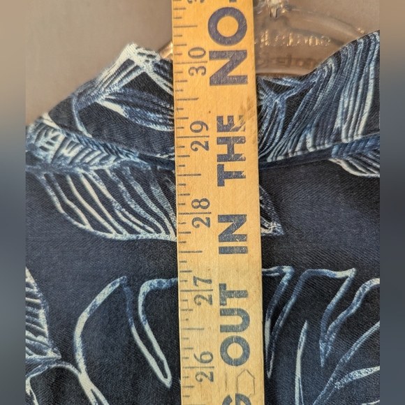 Caribbean Medium Silk/Cotton Blend Button Down Shirt Hawaiian Navy/White - Picture 8 of 9